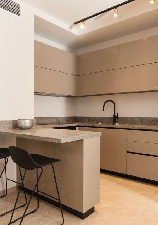 1be81b51-9b38-4cfb-8326-dad0c5ab94a8