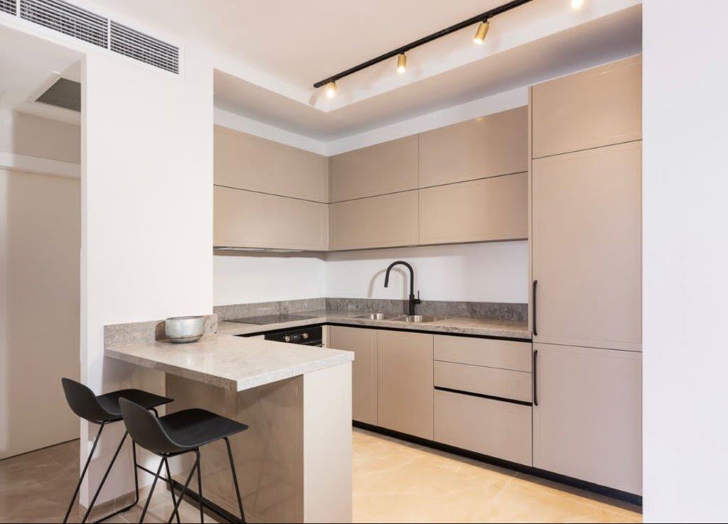 28a17d26-b5ff-4e61-b134-dc0911d83933